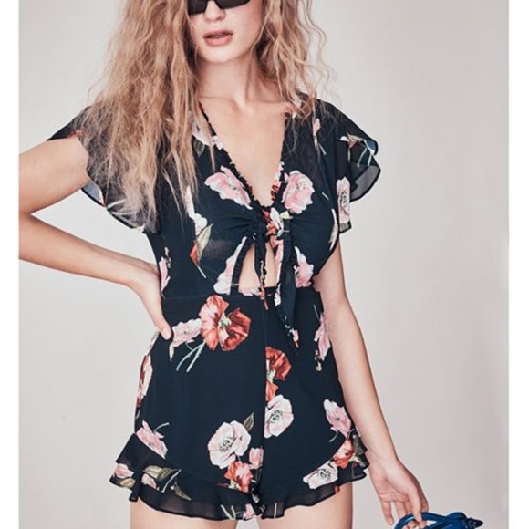 Aqua Pants - AQUA Tie-Front Floral Print Romper